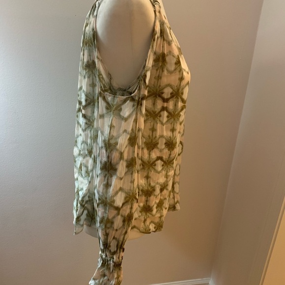 Jessica Simpson peach, olive L/S blouse, size S.. - Picture 4 of 5